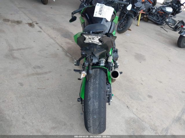 Kawasaki Zr900 F Image 8