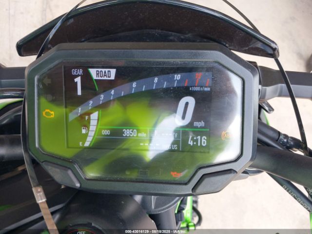 Kawasaki Zr900 F Image 7