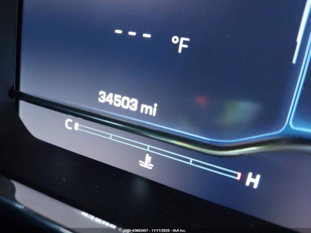 Chevrolet Silverado 1500 2wd  Short Bed Lt Image 3