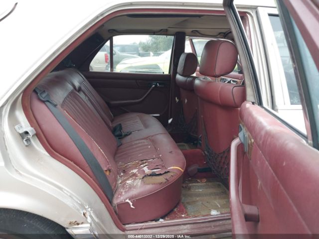 Mercedes-Benz 300 Sd Image 15