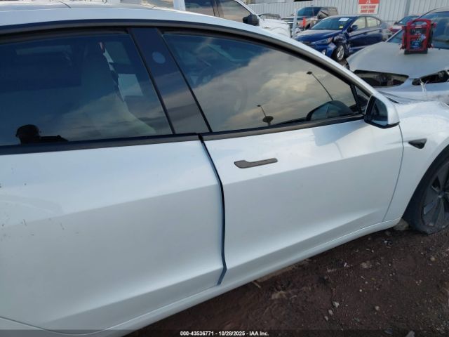 Tesla Model 3 Image 6