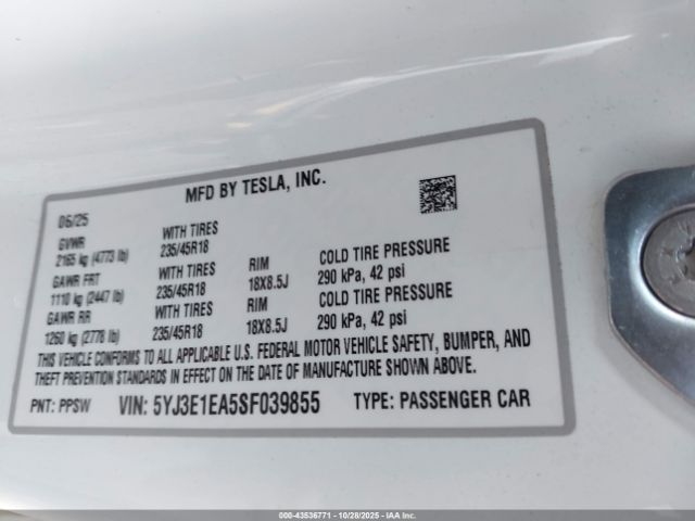 Tesla Model 3 Image 12