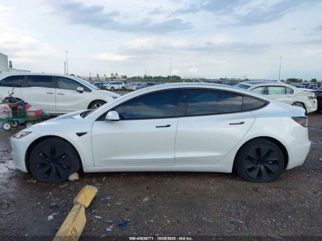 Tesla Model 3 Image 13