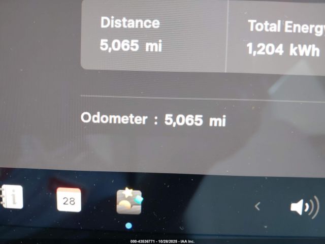 Tesla Model 3 Image 11