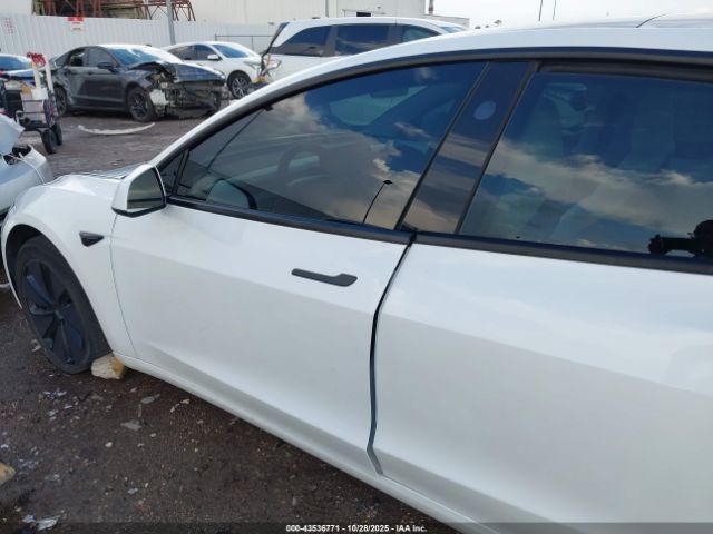 Tesla Model 3 Image 16