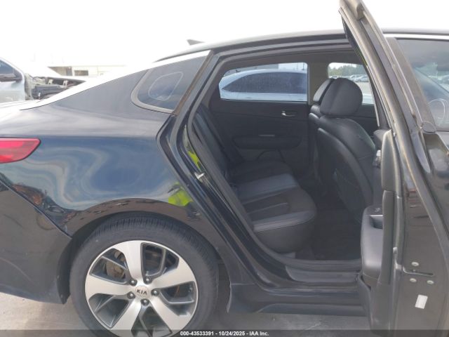 Kia Optima S Image 10