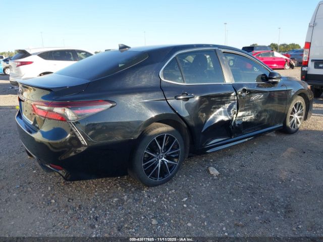 Toyota Camry Se Image 5