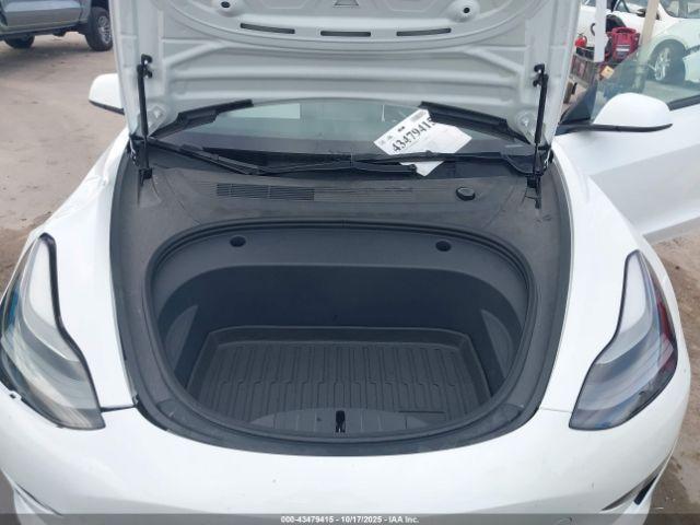 Tesla Model 3 Rear-wheel Drive Image 9