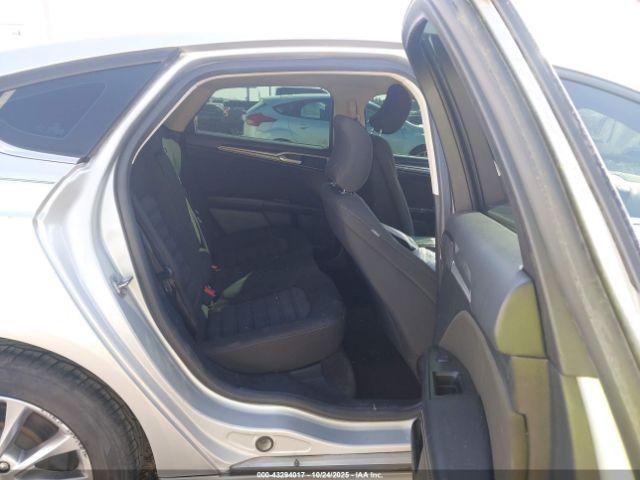 Ford Fusion Se Image 8