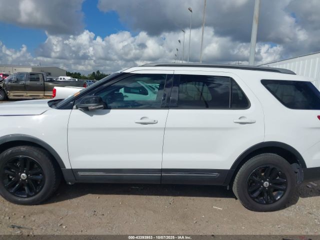Ford Explorer Xlt Image 9