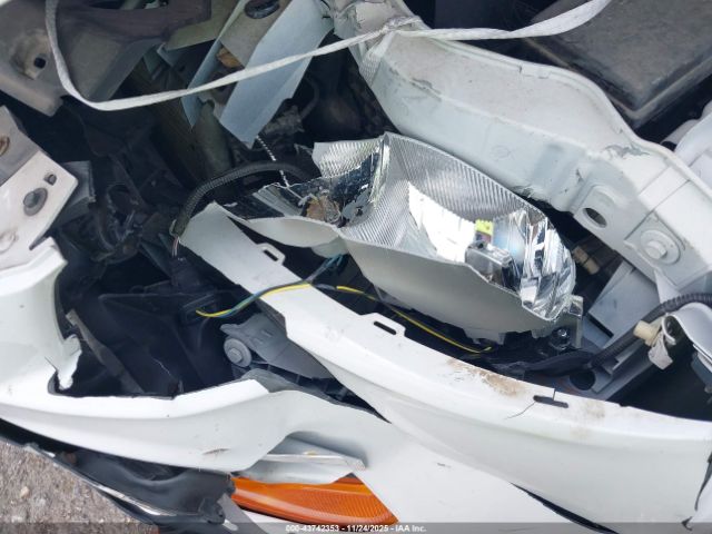 Ford Escape S Image 9