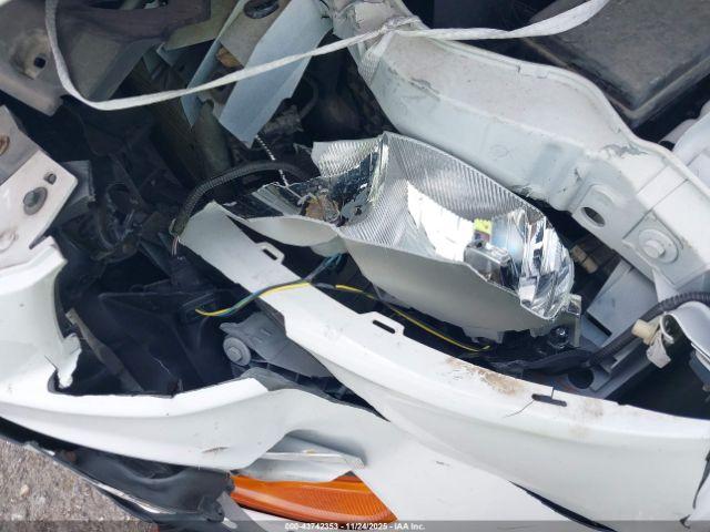 Ford Escape S Image 9