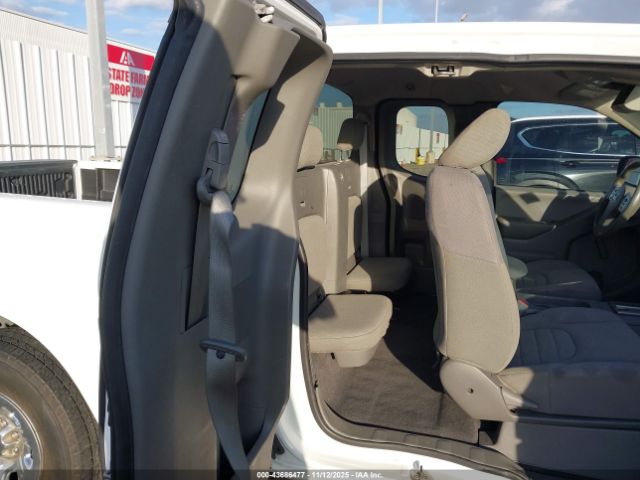 Nissan Frontier S Image 8