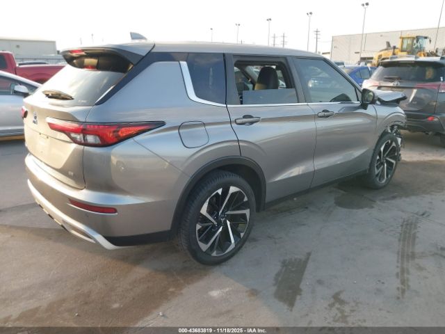 Mitsubishi Outlander Image 2