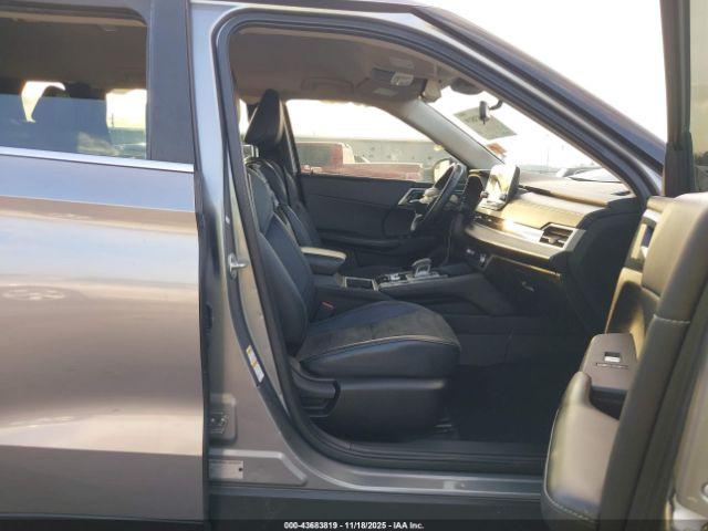 Mitsubishi Outlander Image 5