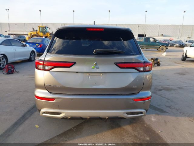 Mitsubishi Outlander Image 17