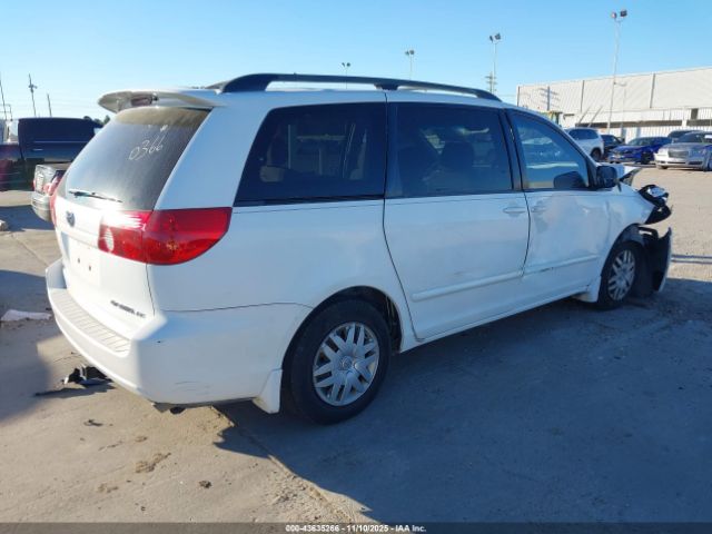 Toyota Sienna Le Image 8