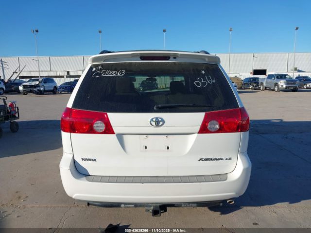 Toyota Sienna Le Image 14