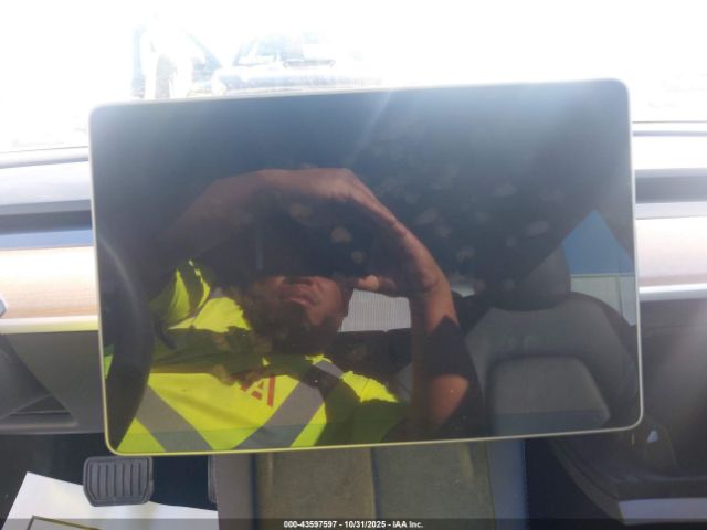 Tesla Model 3 Rear-wheel Drive Image 5