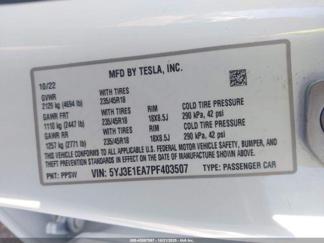 Tesla Model 3 Rear-wheel Drive Image 8
