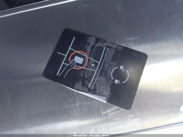 Tesla Model 3 Rear-wheel Drive Image 18