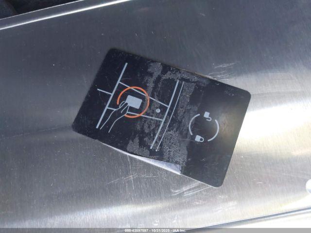 Tesla Model 3 Rear-wheel Drive Image 18