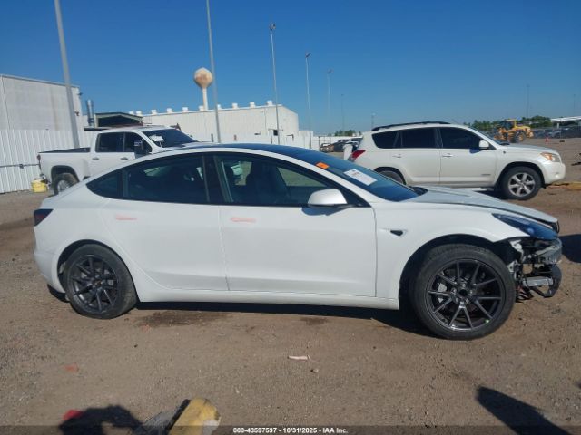 Tesla Model 3 Rear-wheel Drive Image 14