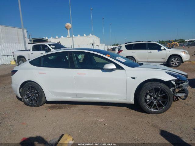 Tesla Model 3 Rear-wheel Drive Image 14