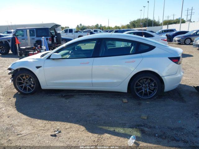 Tesla Model 3 Rear-wheel Drive Image 11