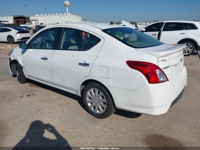 Nissan Versa Image 16