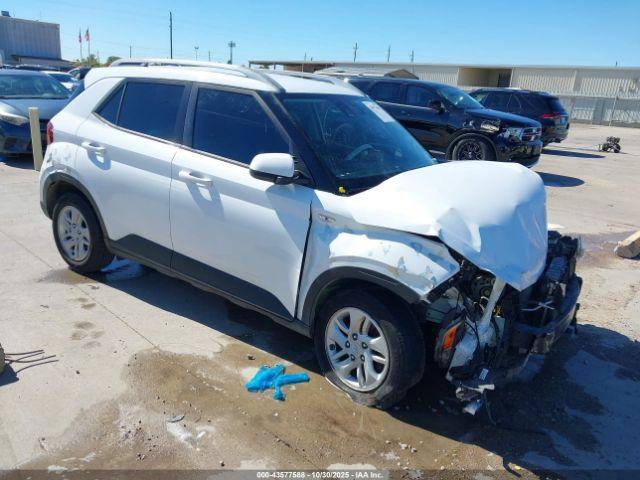  Salvage Hyundai VENUE