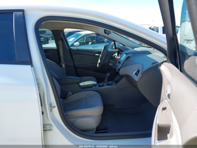 Chevrolet Cruze Ls Auto Image 4