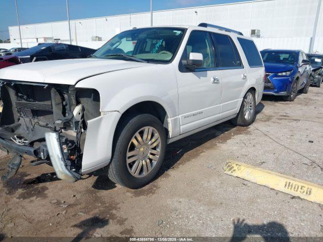 Lincoln Navigator Image 3