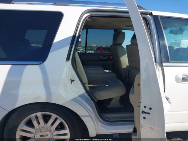 Lincoln Navigator Image 7