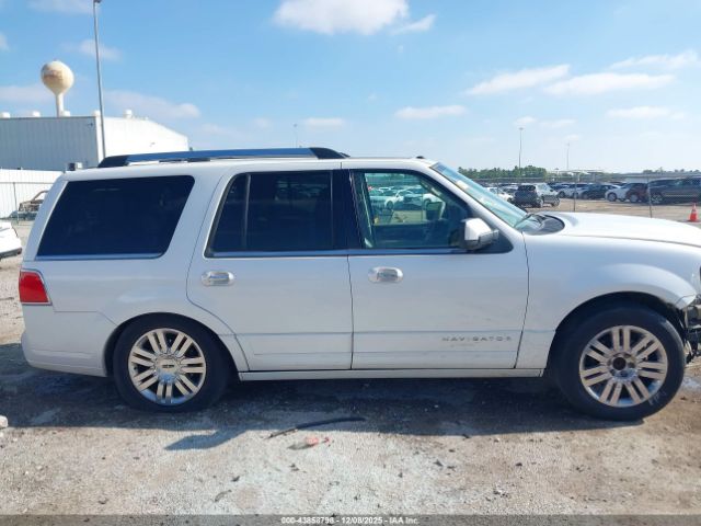 Lincoln Navigator Image 17