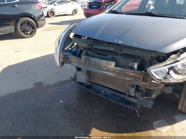 Hyundai ACCENT Gls Image 19