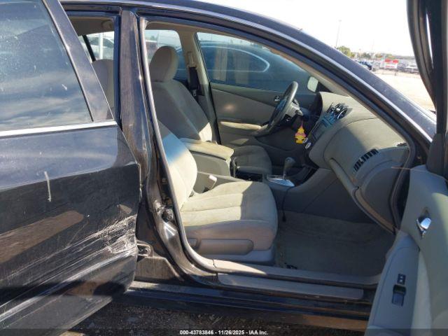 Nissan Altima 2.5 Image 8