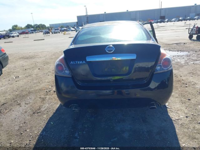 Nissan Altima 2.5 Image 2