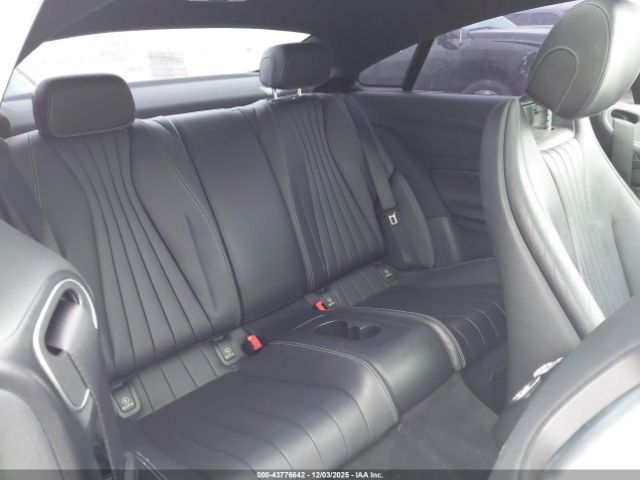 Mercedes-Benz E-Class Image 8