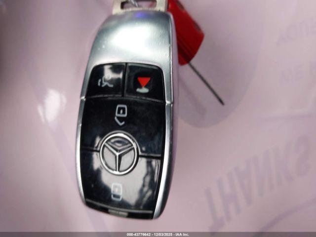 Mercedes-Benz E-Class Image 7