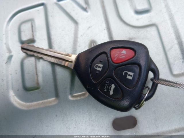 Toyota Camry Le Image 11