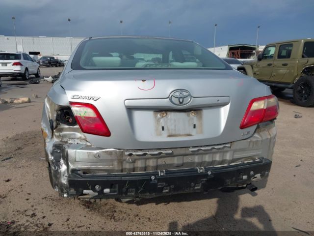 Toyota Camry Le Image 16