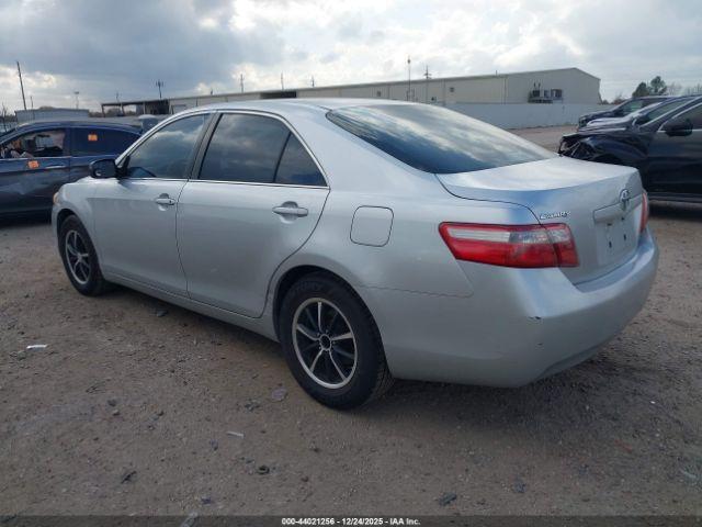 Toyota Camry Xle Image 9