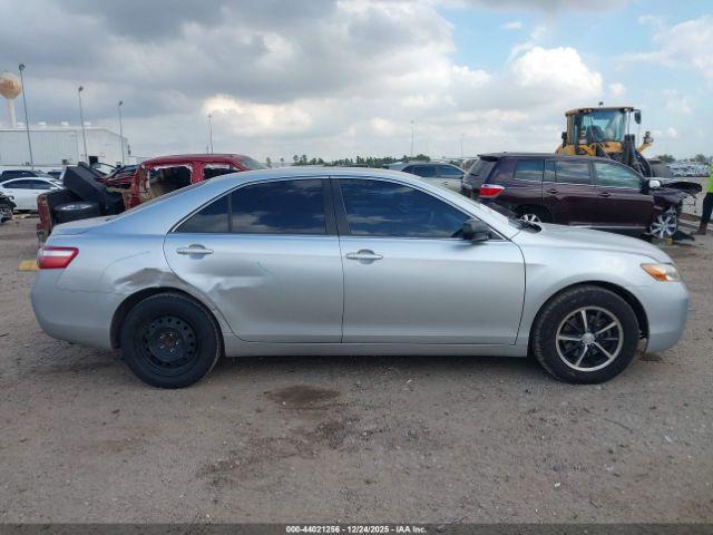 Toyota Camry Xle Image 2