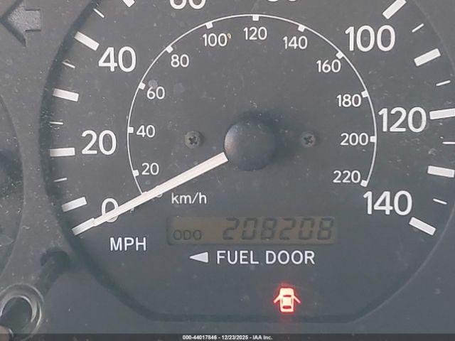 Toyota Camry Le Image 15