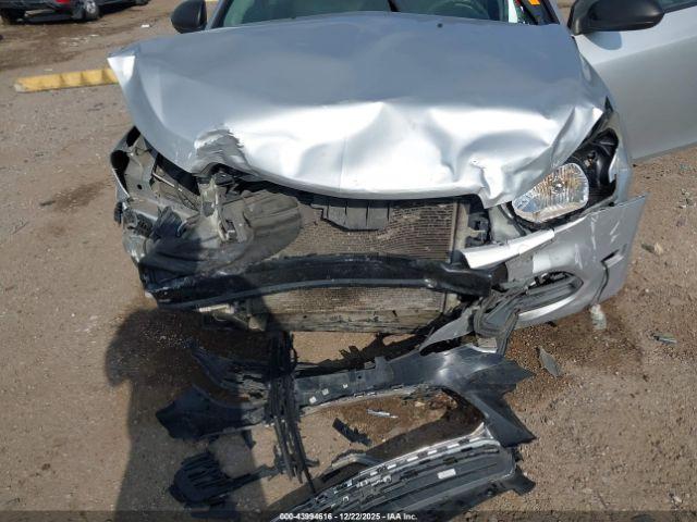 Chevrolet Cruze Ls Auto Image 4