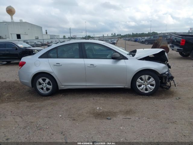 Chevrolet Cruze Ls Auto Image 16