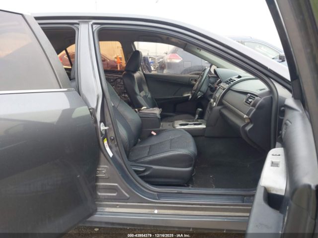 Toyota Camry Se Image 5