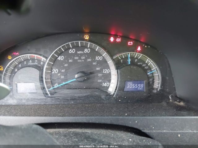 Toyota Camry Se Image 11