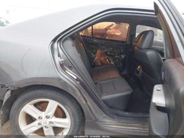 Toyota Camry Se Image 8